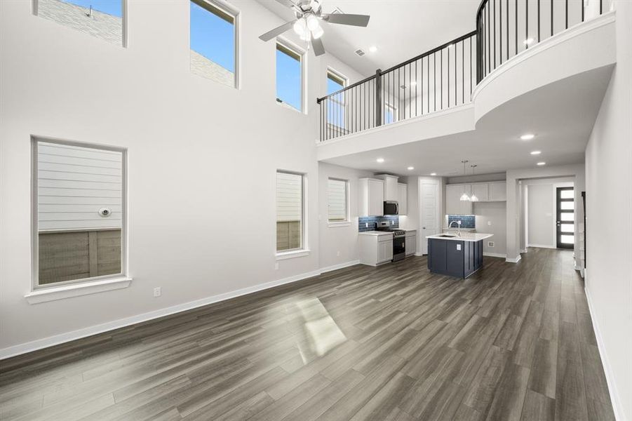 12_8921 Acorn- Living Room-2