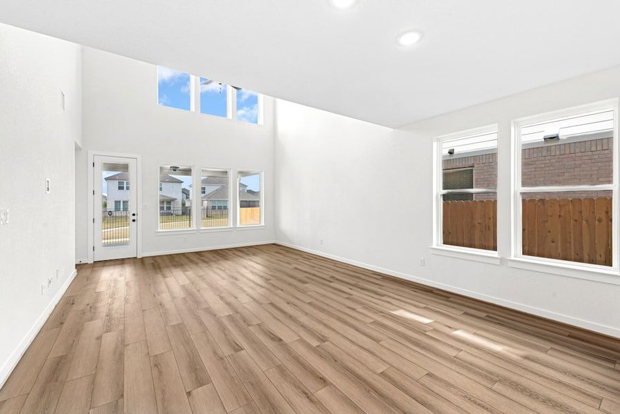 Spacious, unfurnished interior of a new home in University Heights, Round Rock (Image 20).