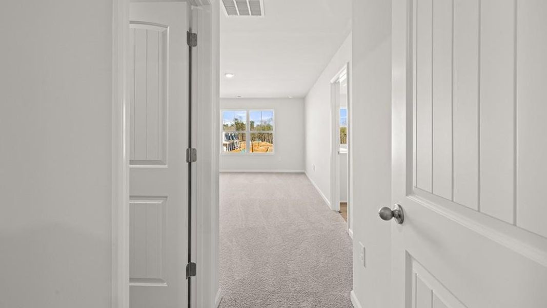 Spacious, unfurnished interior of a new home in Carlton, Douglasville (Image 10).