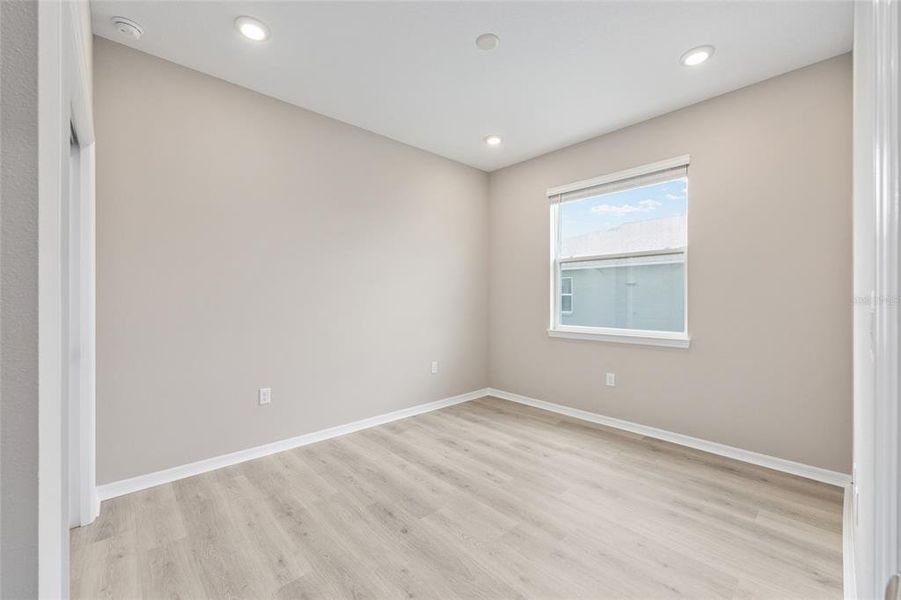 Spacious, unfurnished interior of a new home in , Ocala (Image 34).