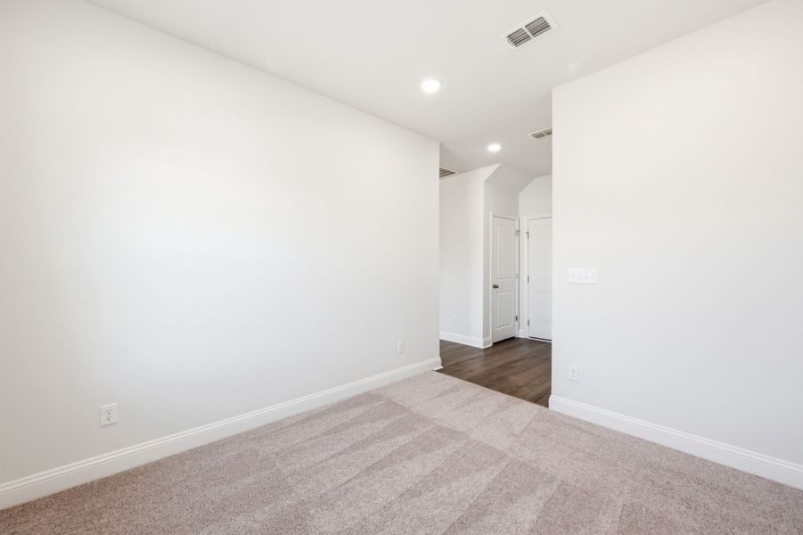 Spacious, unfurnished interior of a new home in Carriage Estates, Lexington (Image 37).