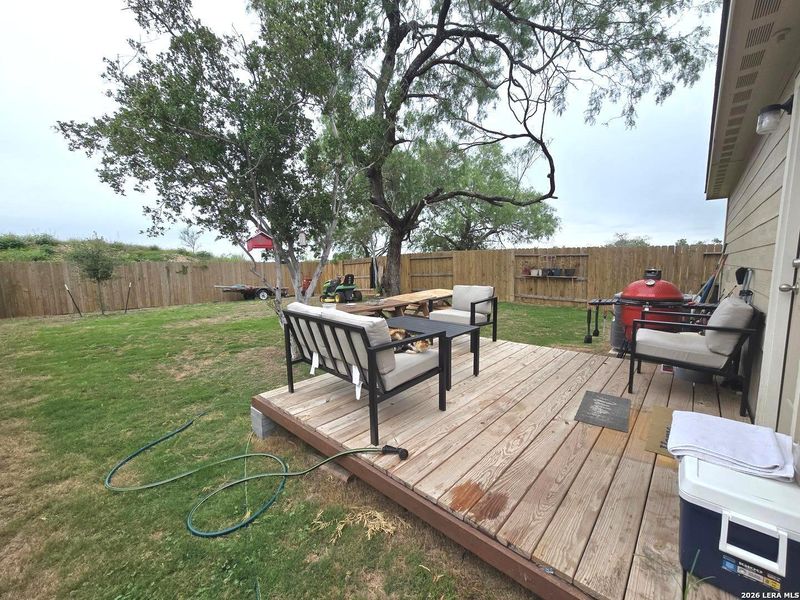 Exterior details and patio area of a home in , San Antonio (Image 14).