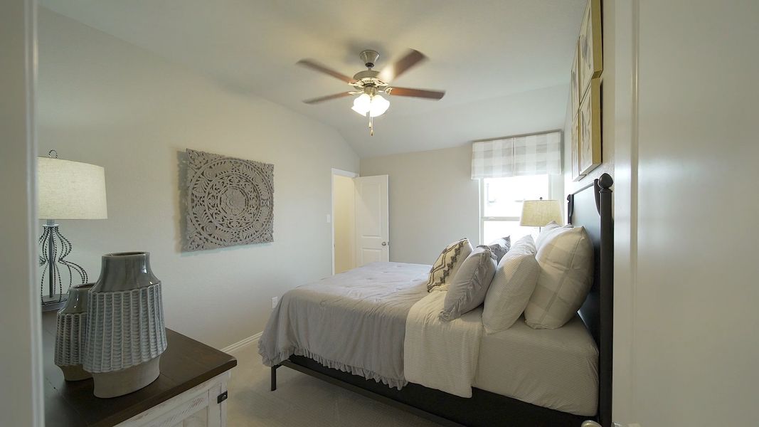 Representative furnished interior of a home built from the Cascade by Beazer Homes in Stark Farms, Denton (Image 7).