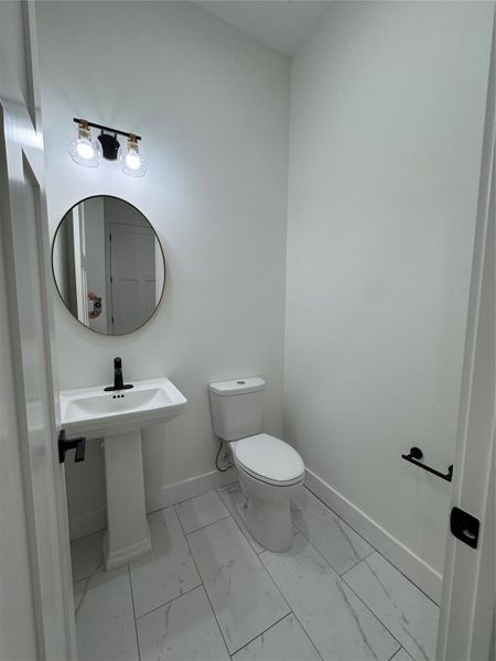 Furnished interior view inside a new home in , Brookeland (Image 13).