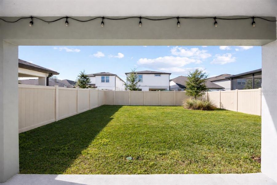 Exterior details and patio area of a home in , Land O' Lakes (Image 3).