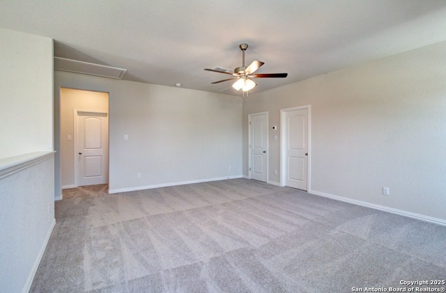 Spacious, unfurnished interior of a new home in , New Braunfels (Image 13).