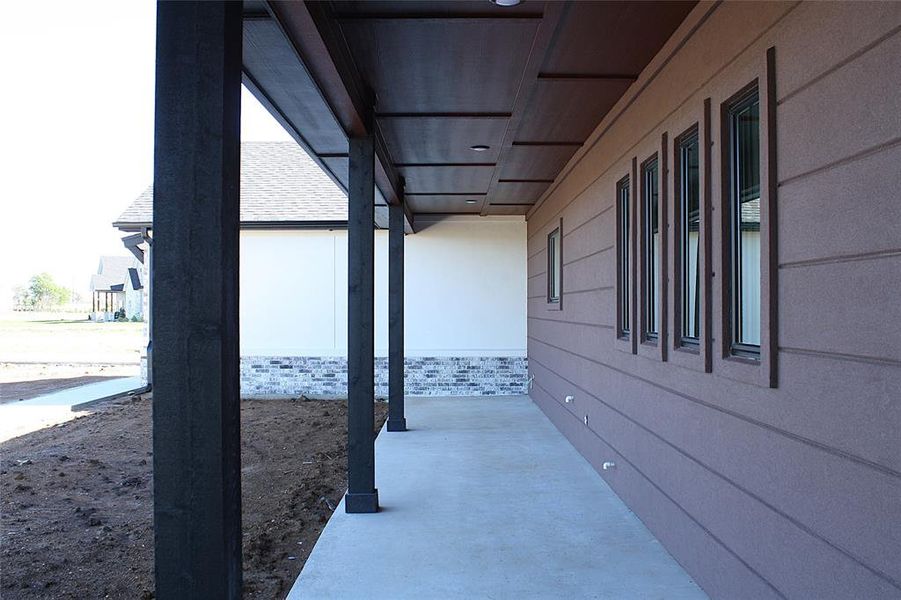 Exterior details and patio area of a home in , Crawford (Image 16).