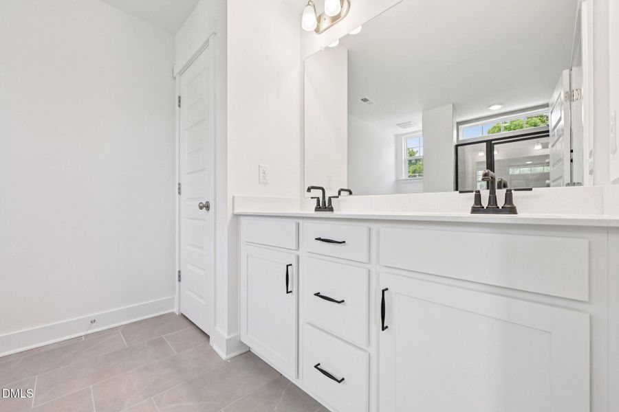36-web-or-mls-Dunzo Dr-S1203-036