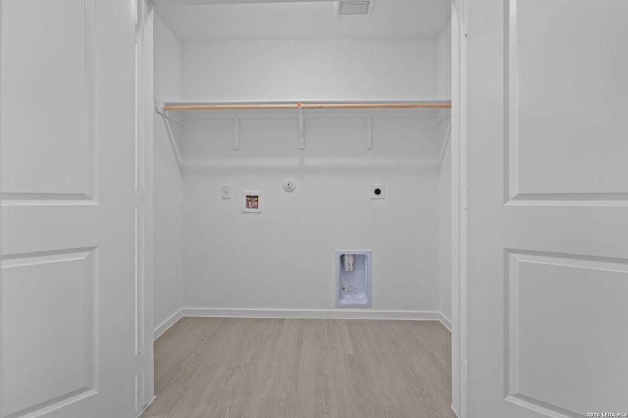 Spacious, unfurnished interior of a new home in Hidden Oasis, San Antonio (Image 13). Spacious, unfurnished interior of a new home in Hidden Oasis, San Antonio (Image 13).