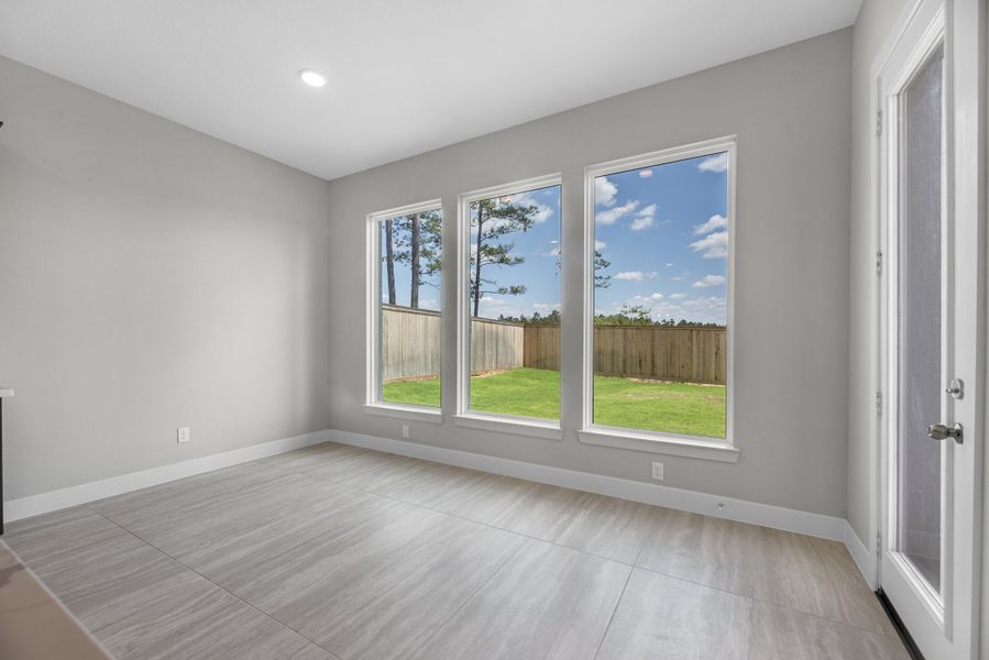 Spacious, unfurnished interior of a new home in Kresston, Montgomery (Image 22).