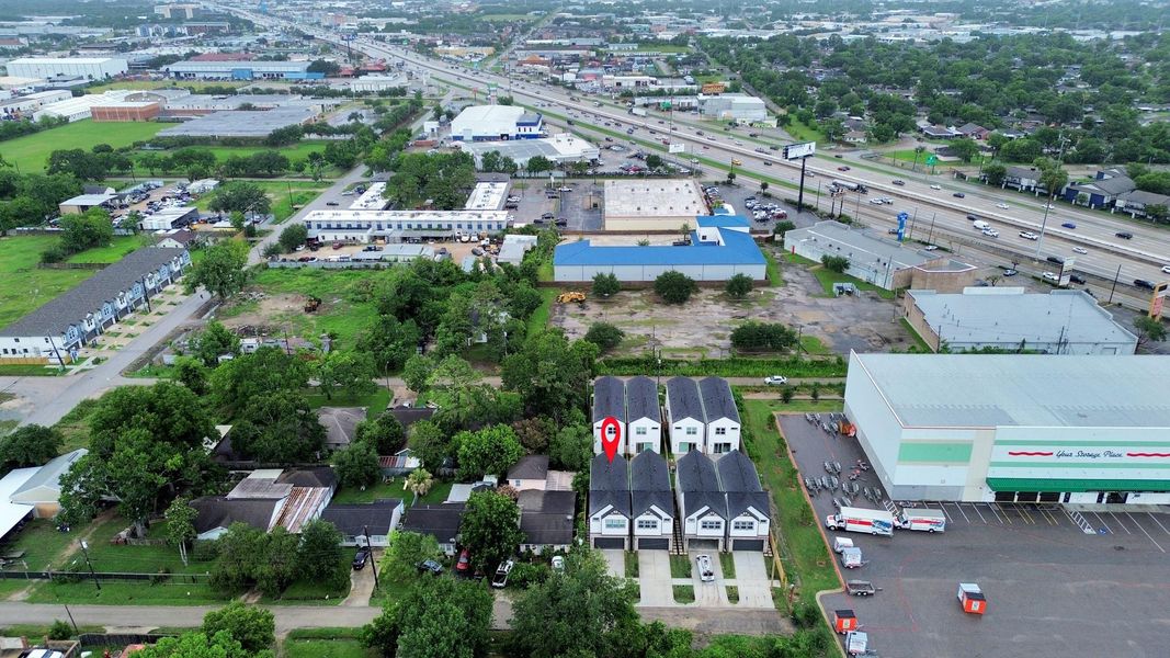 Excellent location with convenient access to major highway, employment centers, shopping, and dinning. Excellent location with convenient access to major highway, employment centers, shopping, and dinning.