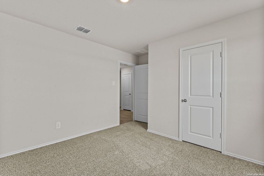 Spacious, unfurnished interior of a new home in Swenson Heights, Seguin (Image 15).