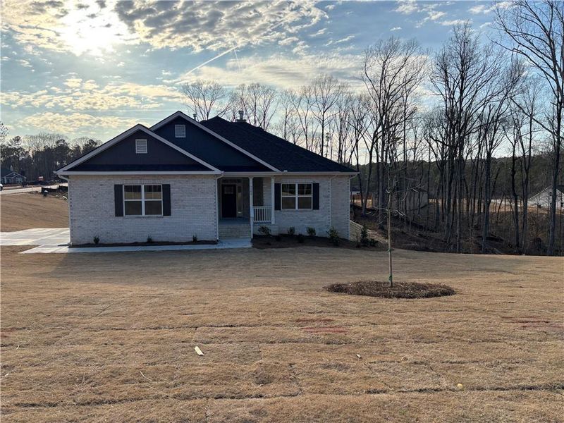 Exterior details and patio area of a home in Tuscany Hills, Douglasville (Image 3).