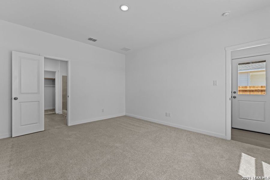 Spacious, unfurnished interior of a new home in Juniper Ranch, Spring Branch (Image 16).