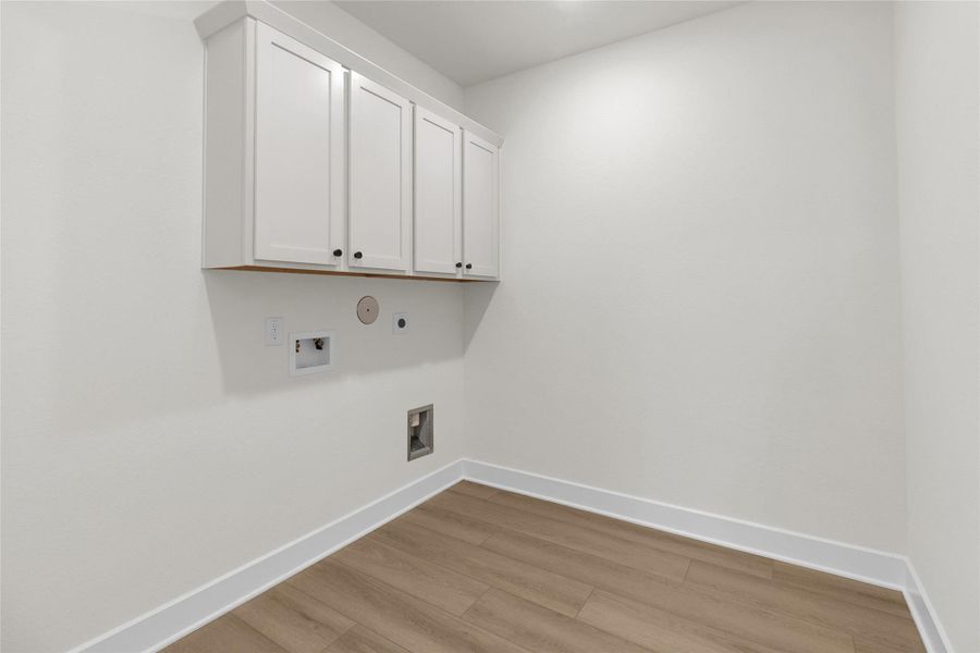 Spacious, unfurnished interior of a new home in Midline, Webster (Image 25). Spacious, unfurnished interior of a new home in Midline, Webster (Image 25).