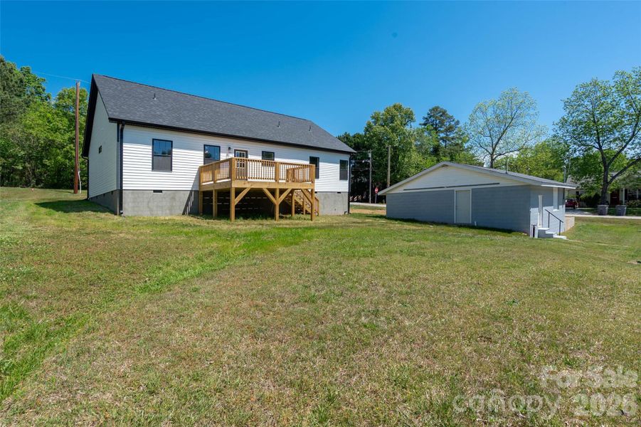 Exterior details and patio area of a home in , Kannapolis (Image 25).
