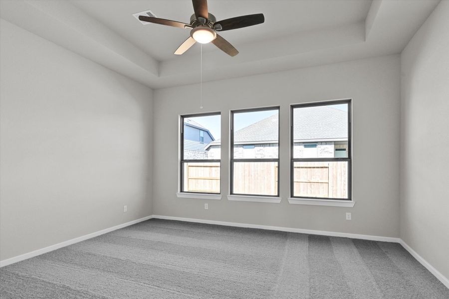 Spacious, unfurnished interior of a new home in Canterra Creek  60', Rosharon (Image 25).