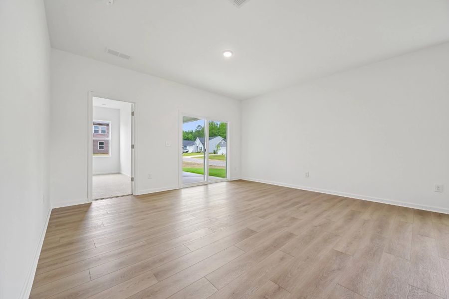 Spacious, unfurnished interior of a new home in Middleton Farms, Middlesex (Image 20). Spacious, unfurnished interior of a new home in Middleton Farms, Middlesex (Image 20).