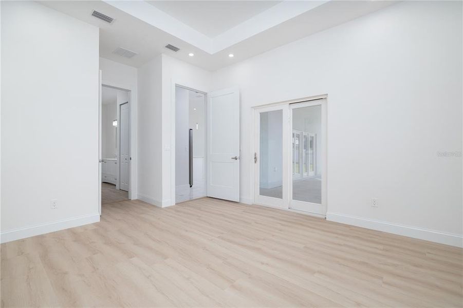 Spacious, unfurnished interior of a new home in , Palm Coast (Image 13).