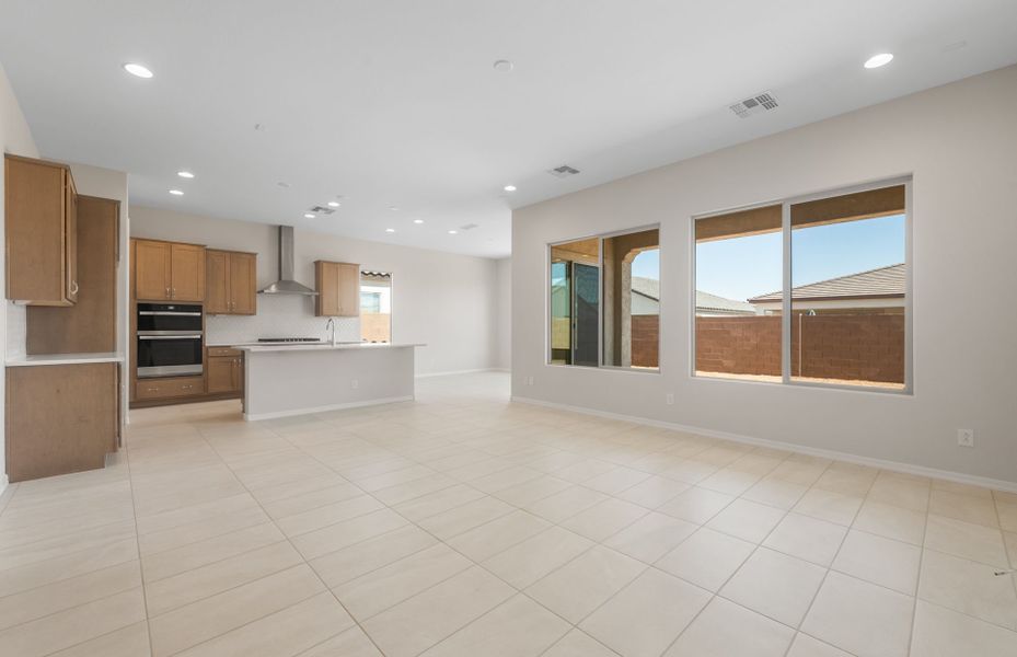 Spacious, unfurnished interior of a new home in Artisan at Asante, Surprise (Image 32).