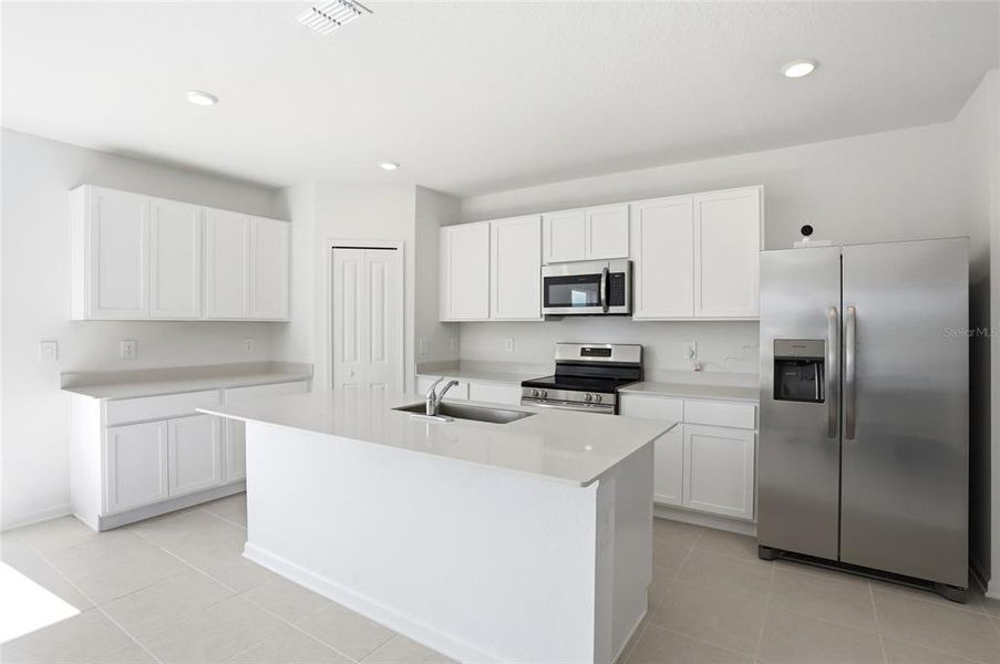 Furnished interior view inside a new home in , Lake Wales (Image 32). Furnished interior view inside a new home in , Lake Wales (Image 32).