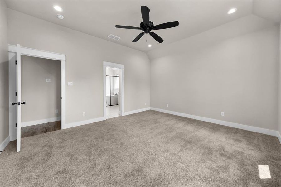 Spacious, unfurnished interior of a new home in , Willow Park (Image 14).