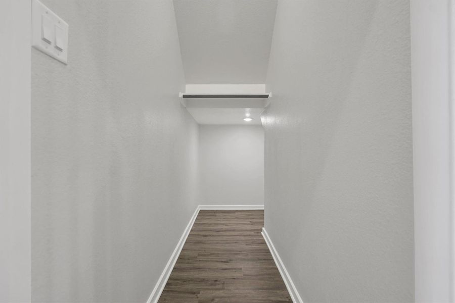 Spacious, unfurnished interior of a new home in Sunterra 50s, Katy (Image 9).