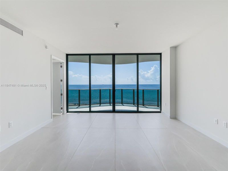 Spacious, unfurnished interior of a new home in Casamar, Pompano Beach (Image 45). Spacious, unfurnished interior of a new home in Casamar, Pompano Beach (Image 45).