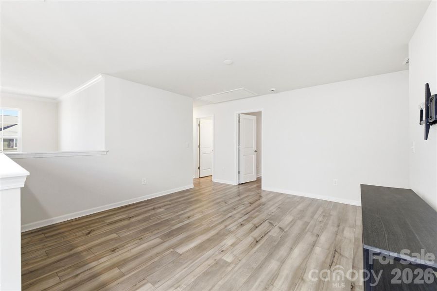 Spacious, unfurnished interior of a new home in Elizabeth, Fort Mill (Image 33).