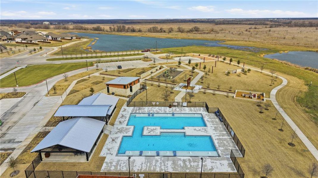 Community amenities in , Forney (Image 32).