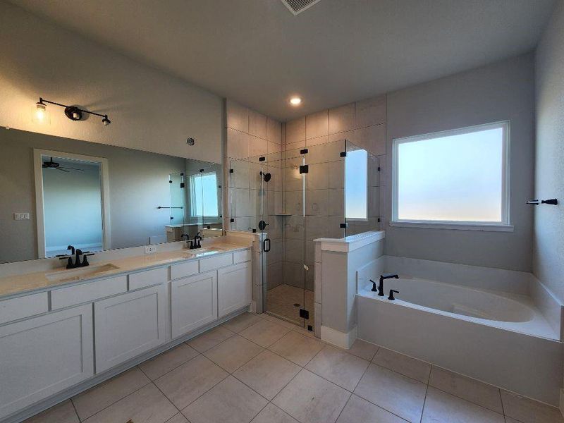Furnished interior view inside a new home in Rocky Top, Krum (Image 8).