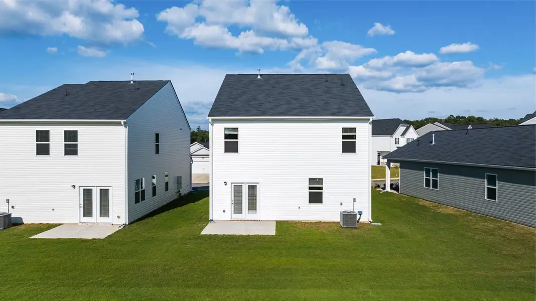 Representative exterior details of a home built from the Robie by D.R. Horton in The Islands, Beech Island (Image 3).