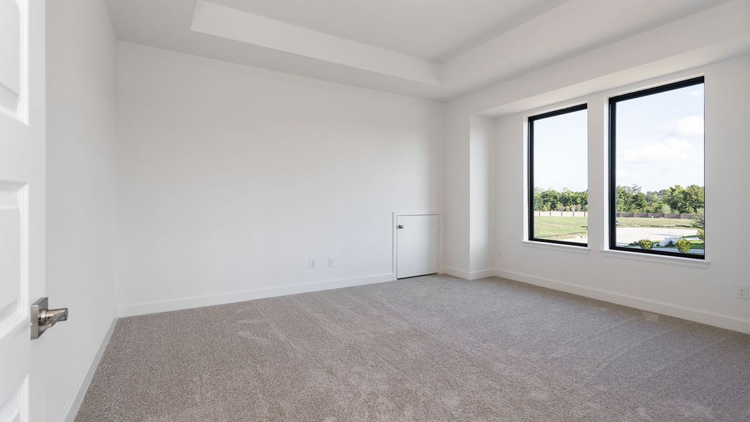 Spacious, unfurnished interior of a new home in Sienna, Missouri City (Image 19).