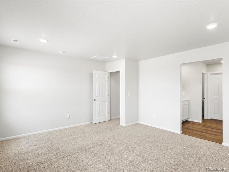Spacious, unfurnished interior of a new home in Westgate, Greeley (Image 26).