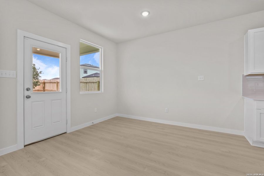 Spacious, unfurnished interior of a new home in Applewhite Meadows, San Antonio (Image 25).