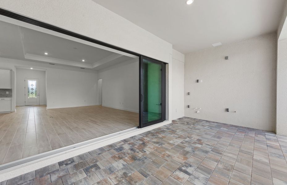 Spacious, unfurnished interior of a new home in Terreno, Naples (Image 17).