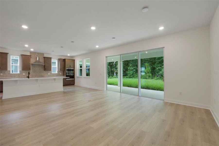 Spacious, unfurnished interior of a new home in Estates at Lake Jesup, Sanford (Image 17).
