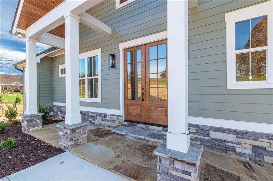 Exterior details and patio area of a home in , Blairsville (Image 31).