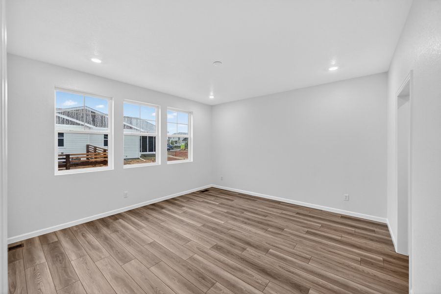 Spacious, unfurnished interior of a new home in The Aurora Highlands, Aurora (Image 12). Spacious, unfurnished interior of a new home in The Aurora Highlands, Aurora (Image 12).