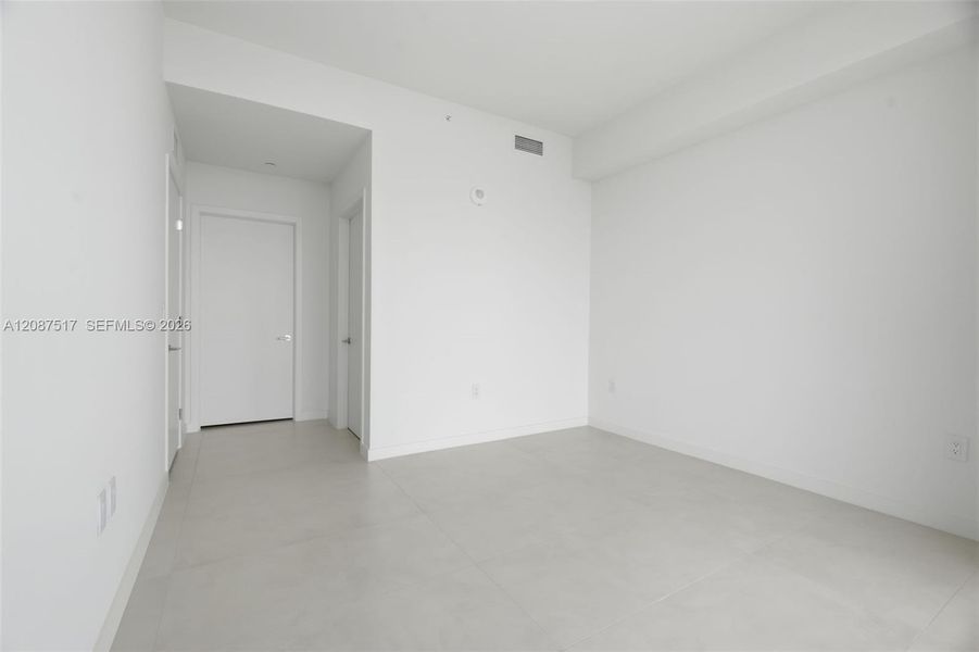 Spacious, unfurnished interior of a new home in , Miami (Image 56).