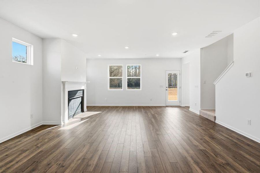 Spacious, unfurnished interior of a new home in Windance Lake, Loganville (Image 26).