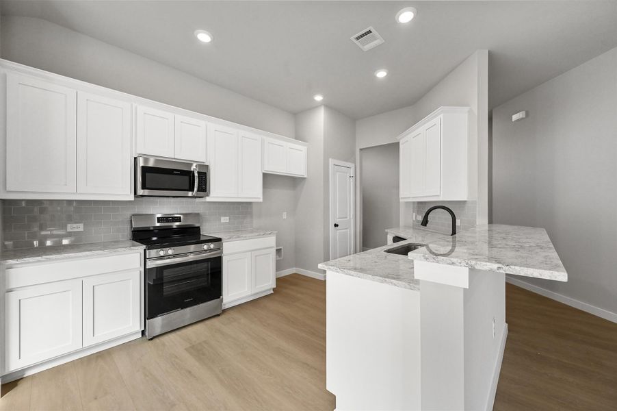 Representative furnished interior of a home built from the Hanover by Cheldan Homes in Craftsmen's Corner, Cleburne (Image 16).