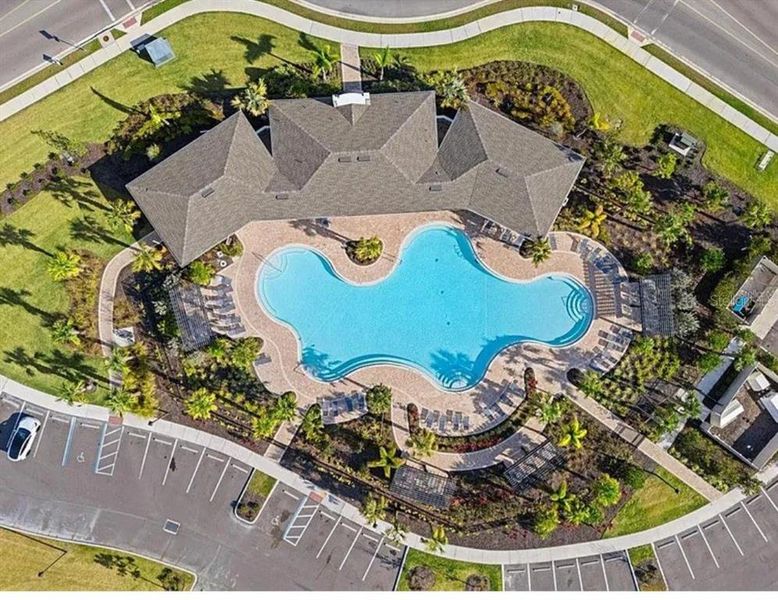 Community amenities in Silverstone North, Palmetto (Image 27).