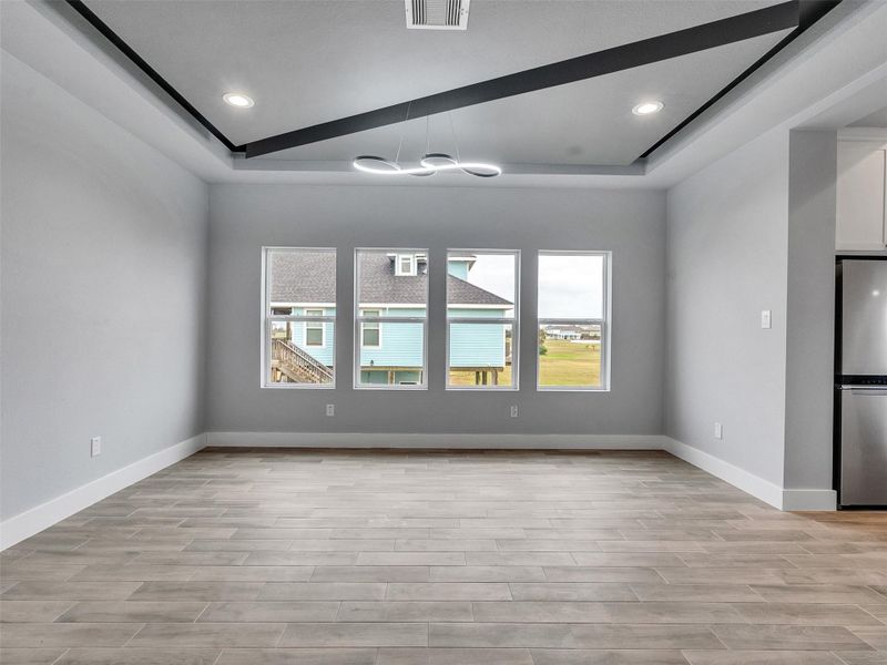 Spacious, unfurnished interior of a new home in , Galveston (Image 19).