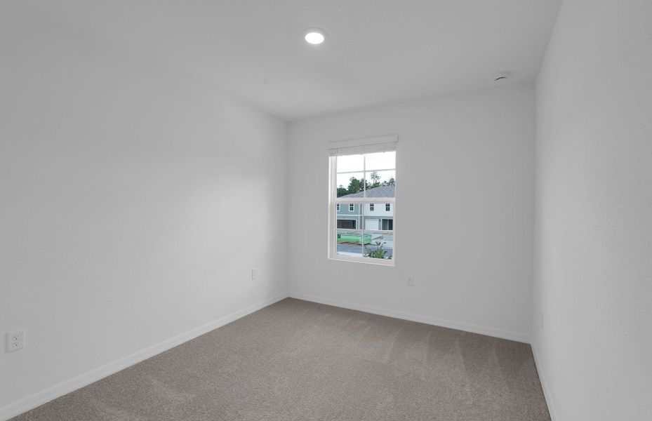 Spacious, unfurnished interior of a new home in Normandy Pines, Jacksonville (Image 17).