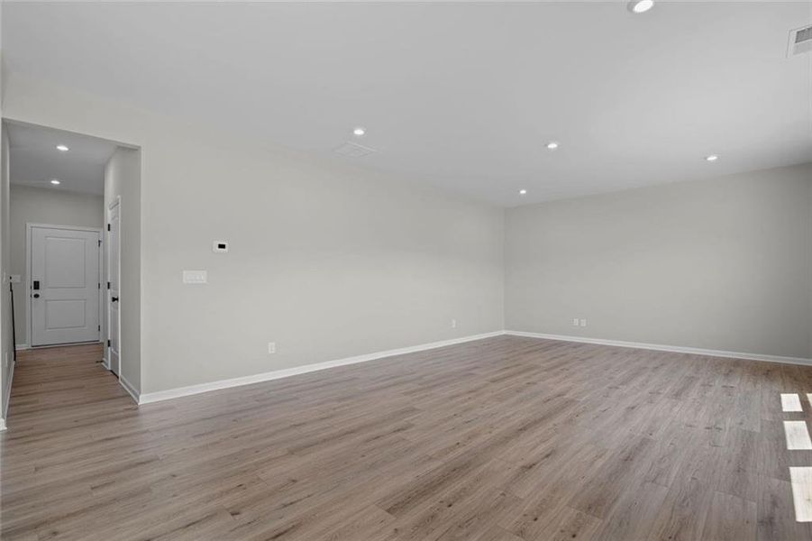 Spacious, unfurnished interior of a new home in Three Rivers, Rome (Image 28). Spacious, unfurnished interior of a new home in Three Rivers, Rome (Image 28).