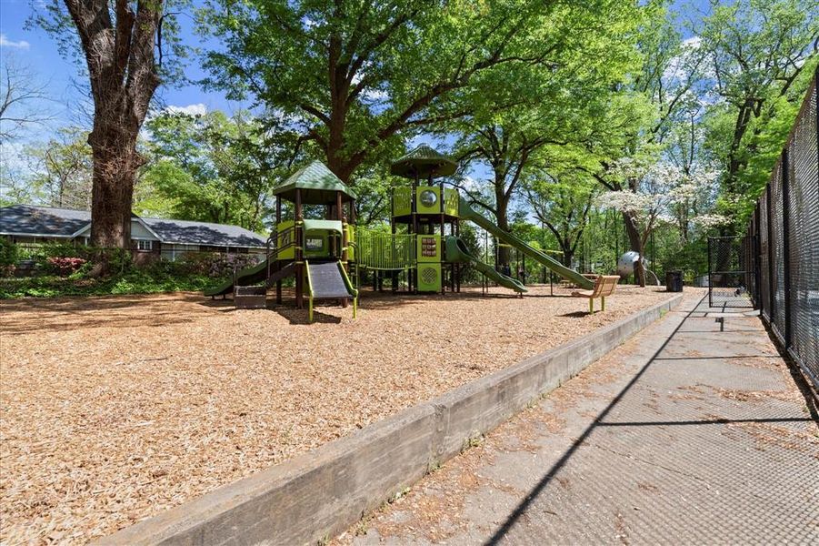 Community amenities in , Atlanta (Image 43). Community amenities in , Atlanta (Image 43).