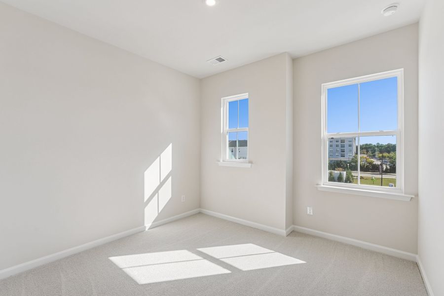 Representative unfurnished interior of a home built from the Isla by Tri Pointe Homes in Twinleaf Townes, Chapel Hill (Image 16).
