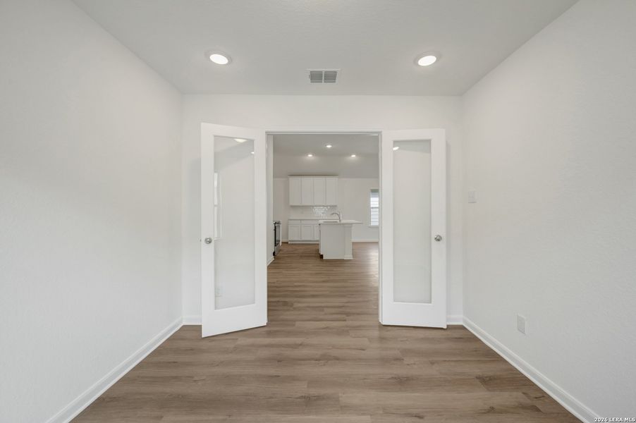Spacious, unfurnished interior of a new home in Meadows at Clear Springs, New Braunfels (Image 21). Spacious, unfurnished interior of a new home in Meadows at Clear Springs, New Braunfels (Image 21).