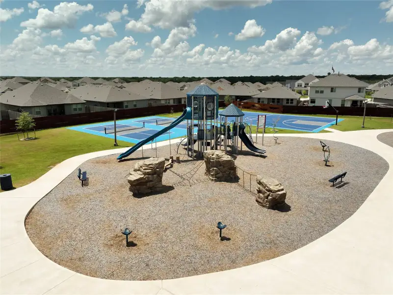 Community amenities in Southern Pointe, College Station (Image 18).